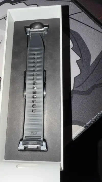 Samsung Galaxy Watch 8 Classic con correa negra - miniatura 4