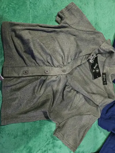 Blusa de mujer gris con botones A Bug - miniatura 1