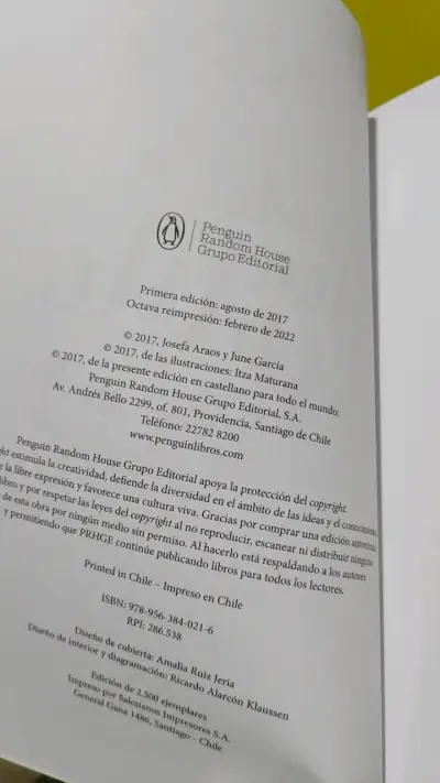 Libro 'Tan Linda Y Tan Solita' - miniatura 3