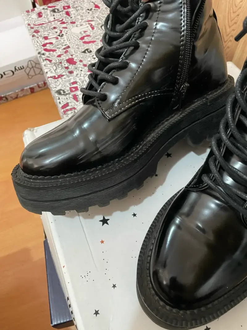 Botas negras de charol con plataforma - 2