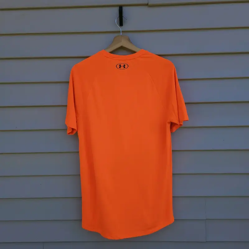 Polera deportiva naranja Under Armour - 3