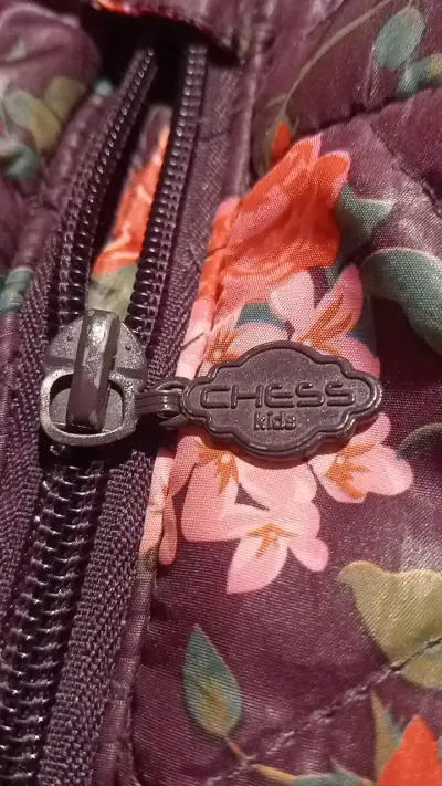 Chaqueta acolchada floral para niña - miniatura 4
