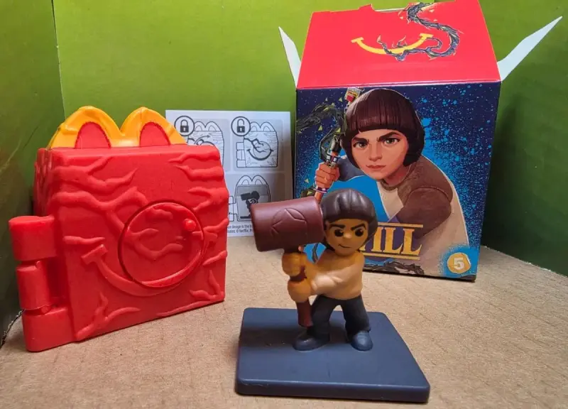 Figura de acción Stranger Things Mcdonald's - 1