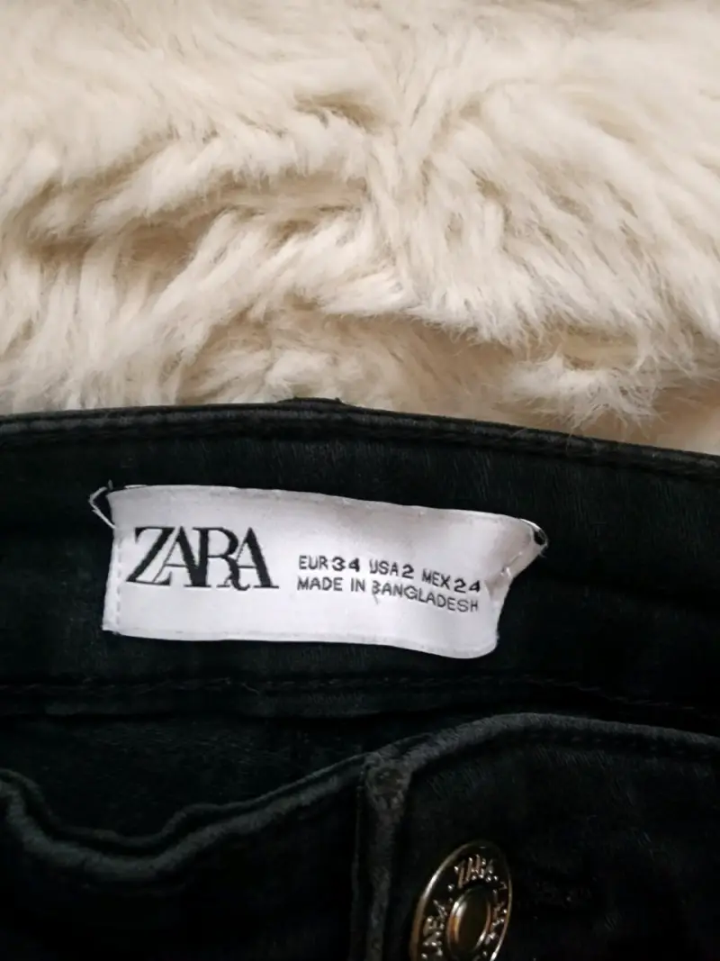 Jeans negros ajustados Zara para mujer - 2