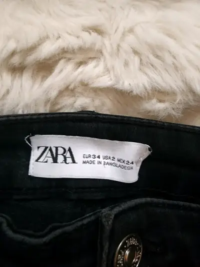 Jeans negros ajustados Zara para mujer - miniatura 2