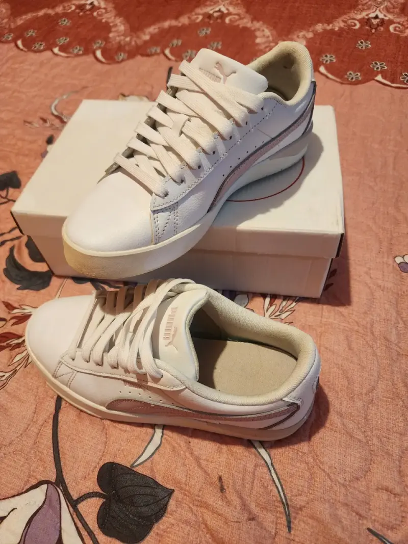Zapatillas deportivas blancas Puma para mujer - 3