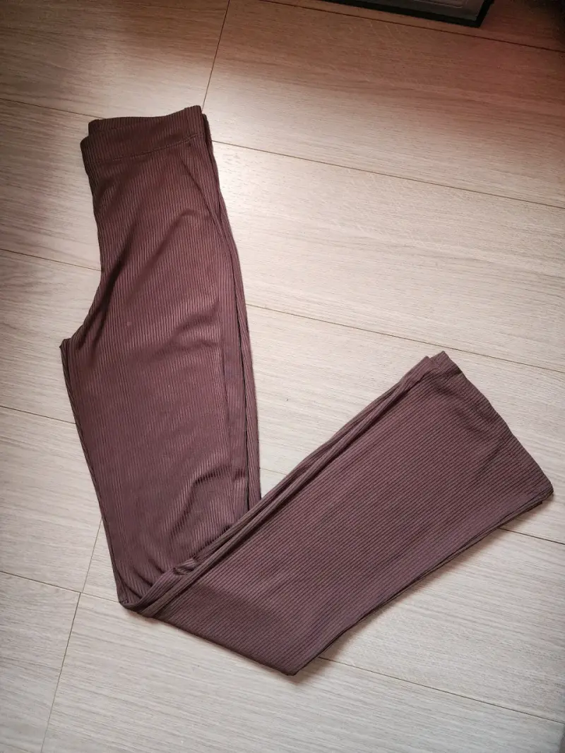 Pantalones acampanados marrones H&M Divided - 1