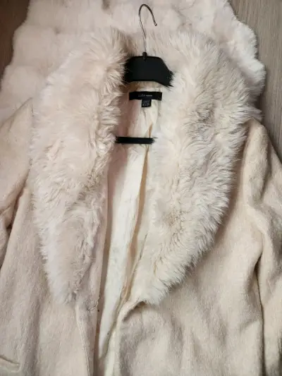 Abrigo Zara Mujer Beige con Cuello de Pelo - miniatura 5