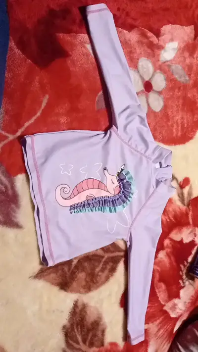 Traje de baño para bebe con diseño de caballito - miniatura 1