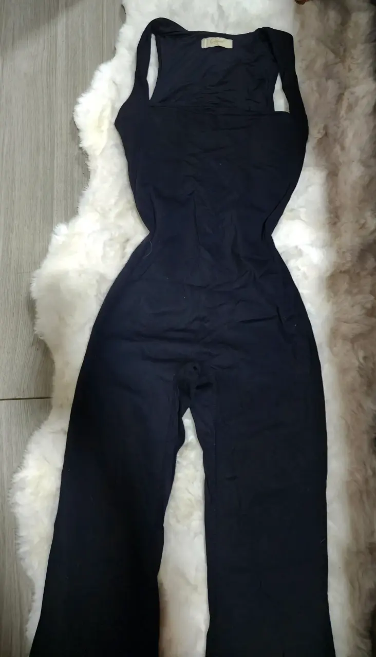 Enterito negro elegante para mujer - 1