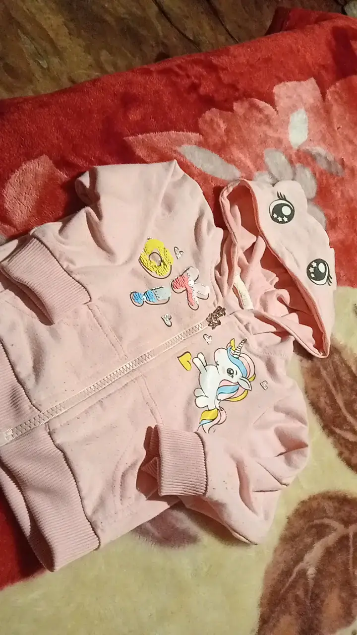Polerón infantil rosa con unicornio y capucha - 5