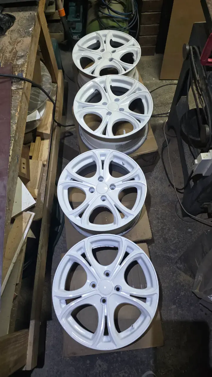 Llanta de aleación blanca para auto Aro 15x7 - 3