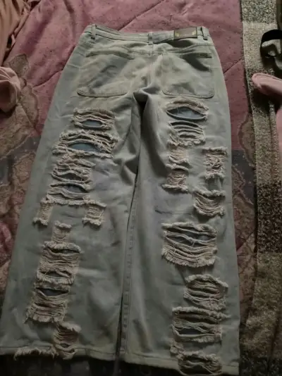 Jeans rasgados de mezclilla - miniatura 3