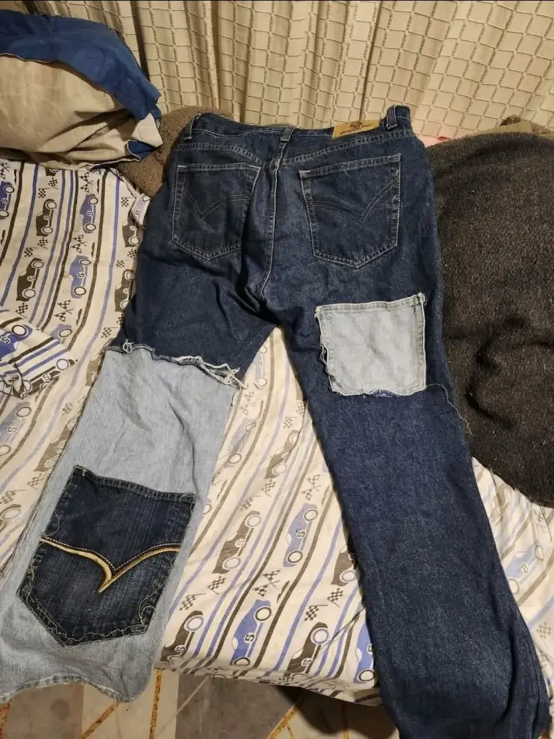 Jeans con diseño patchwork y letras - 2