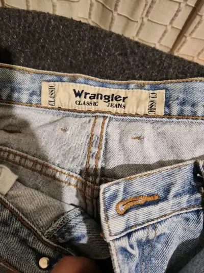 Jeans Wrangler con diseño de cruces - miniatura 2