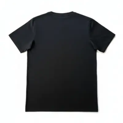 Polera Nike negra con diseño gráfico - miniatura 2