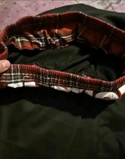 Pantalones deportivos negros con rayas laterales - miniatura 2
