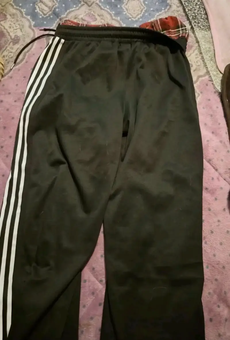 Pantalones deportivos negros con rayas laterales - 3