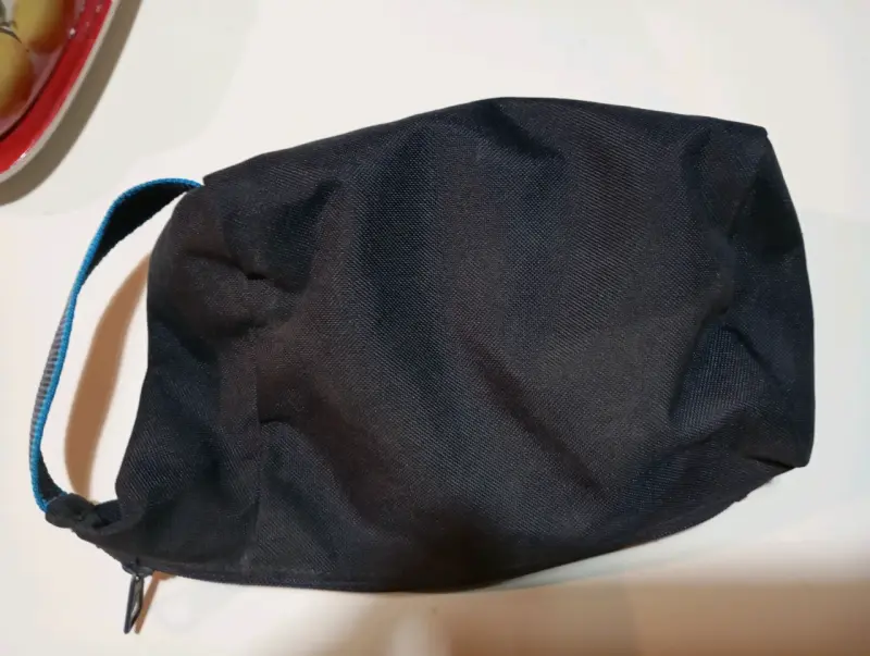 Neceser negro Adidas con cierre y asa - 2