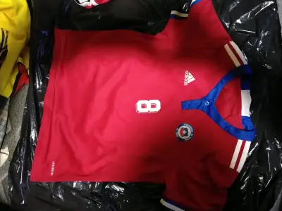 Camiseta Roja de Fútbol Adidas Chile Firmada - miniatura 1