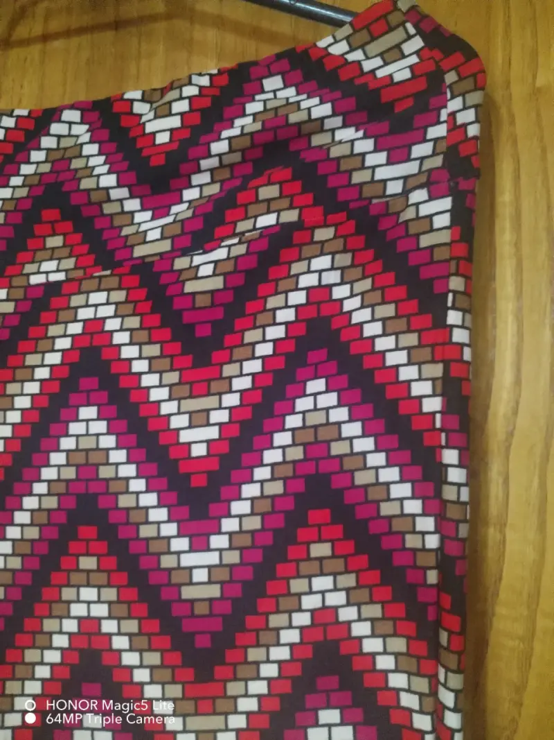 Pantalones acampanados estampados zigzag No Boundaries - 2
