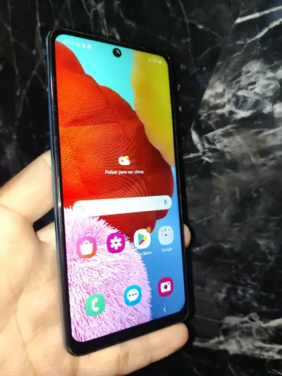 Smartphone Samsung Galaxy A51 en buen estado - miniatura 1