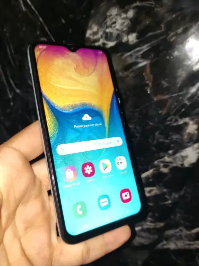 Samsung Galaxy A30 con desgaste en la tapa - miniatura 1