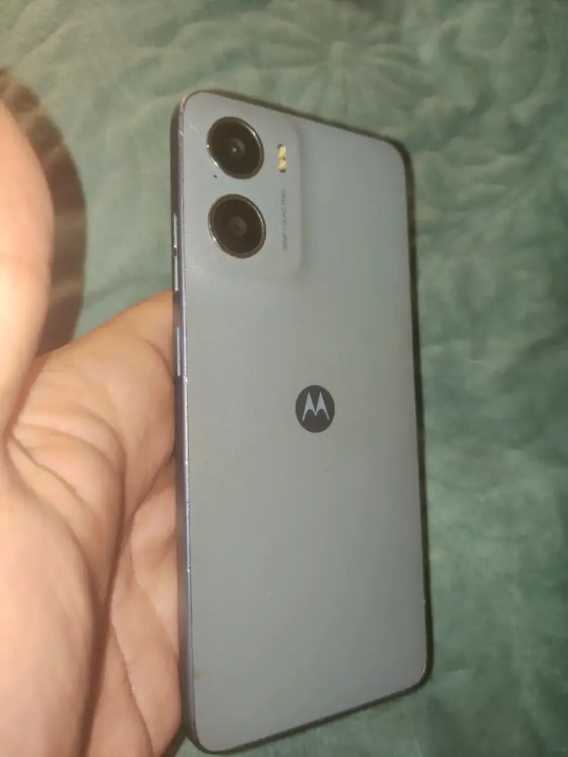 Motorola E15 - 1