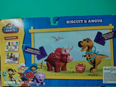 Juguetes Dino Ranch Biscuit y Angus interactivos - miniatura 2