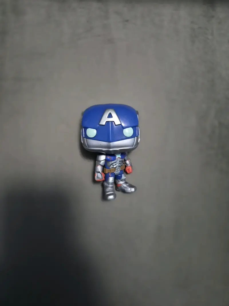 Figura de colección Capitán América azul metálico - 1