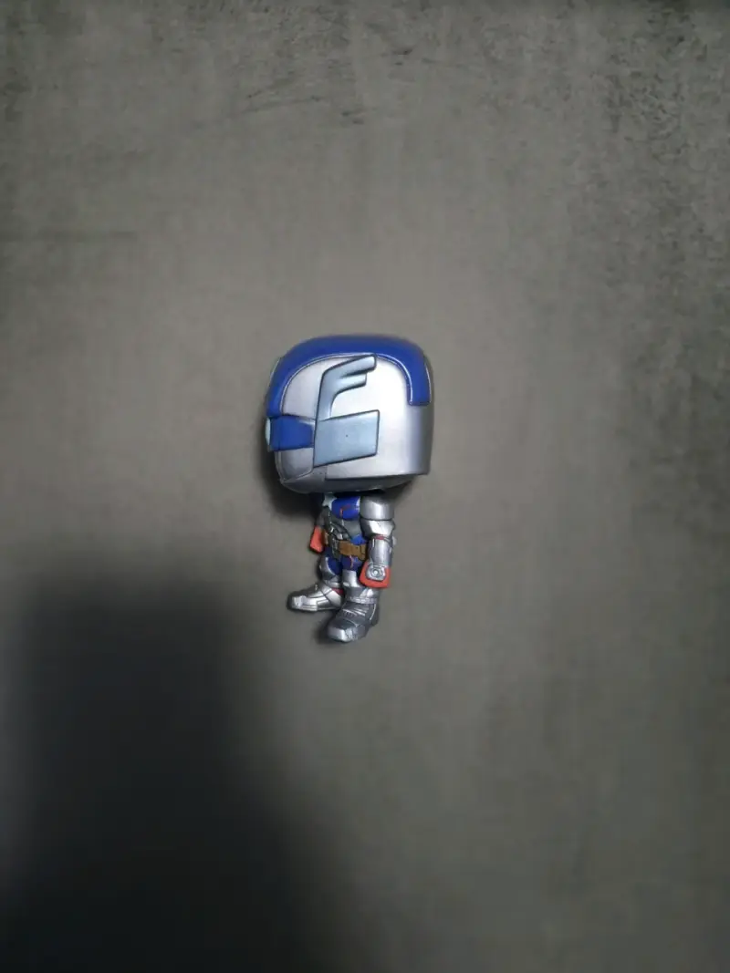 Figura de colección Capitán América azul metálico - 2