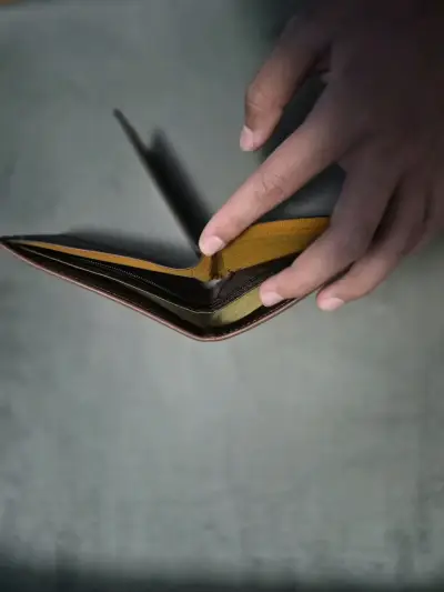 Billetera de cuero bicolor para hombre - miniatura 3