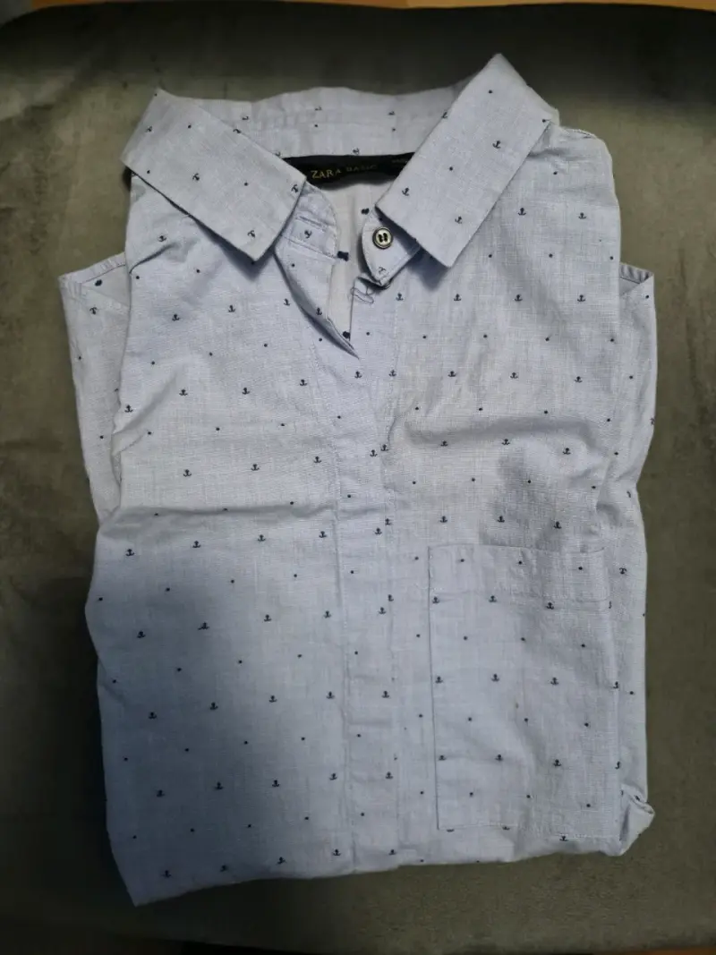 Camisa Zara Basic azul con anclas - 1