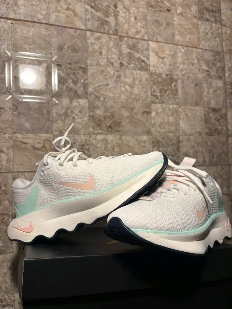 Zapatillas deportivas blancas Nike - 2