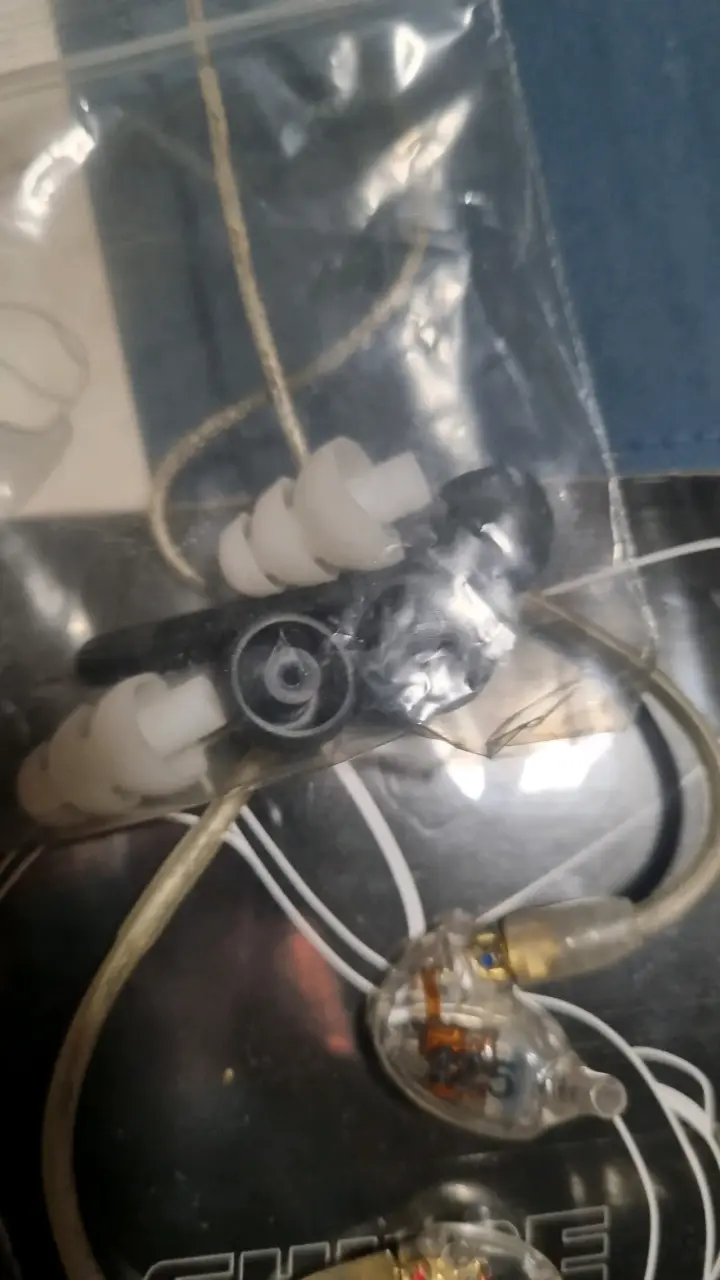 Auriculares In-Ear Shure SE215 con accesorios - 5