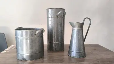 Set de Jarras y Baldes de Metal Decorativos - miniatura 1