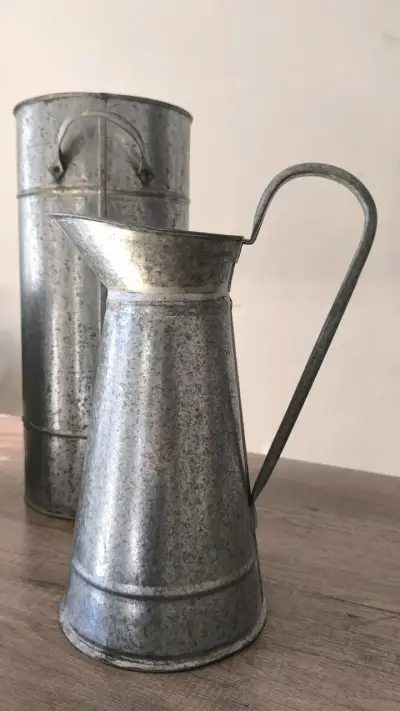 Set de Jarras y Baldes de Metal Decorativos - miniatura 3