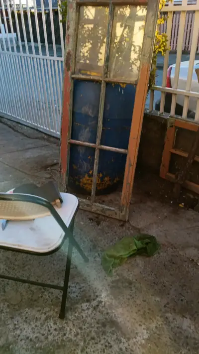 Ventana antigua de madera para restauración - miniatura 3