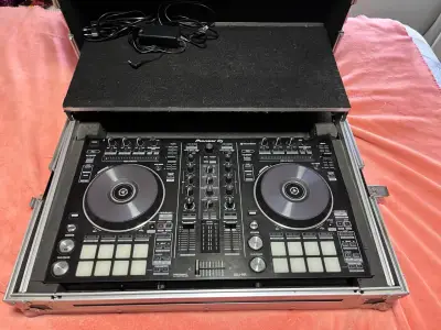 Controlador DJ Pioneer DDJ-RR con estuche rígido - miniatura 1