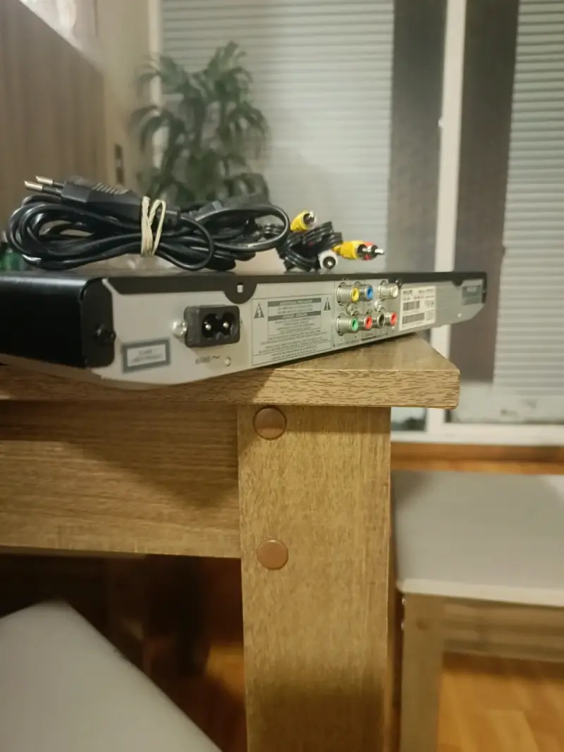 Reproductor de DVD Philips con USB y cables incluidos - 5