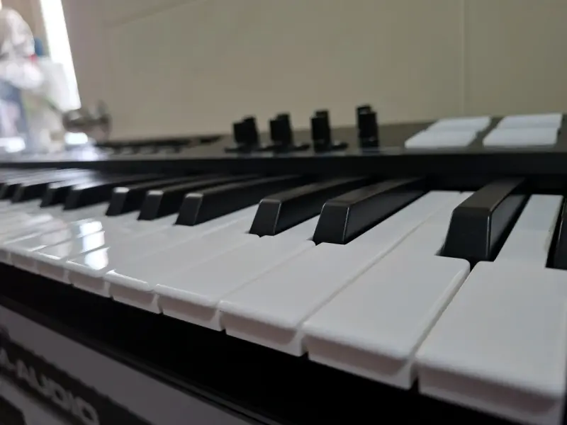 Controlador MIDI M-Audio Oxygen 49 teclas - 3