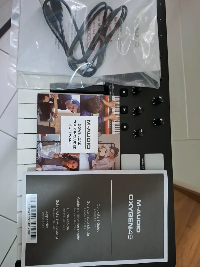 Controlador MIDI M-Audio Oxygen 49 teclas - 6