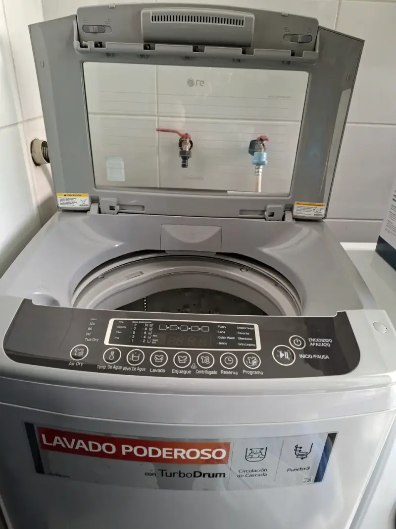 Lavadora LG TurboDrum 11 kg con Lavado Poderoso - 5