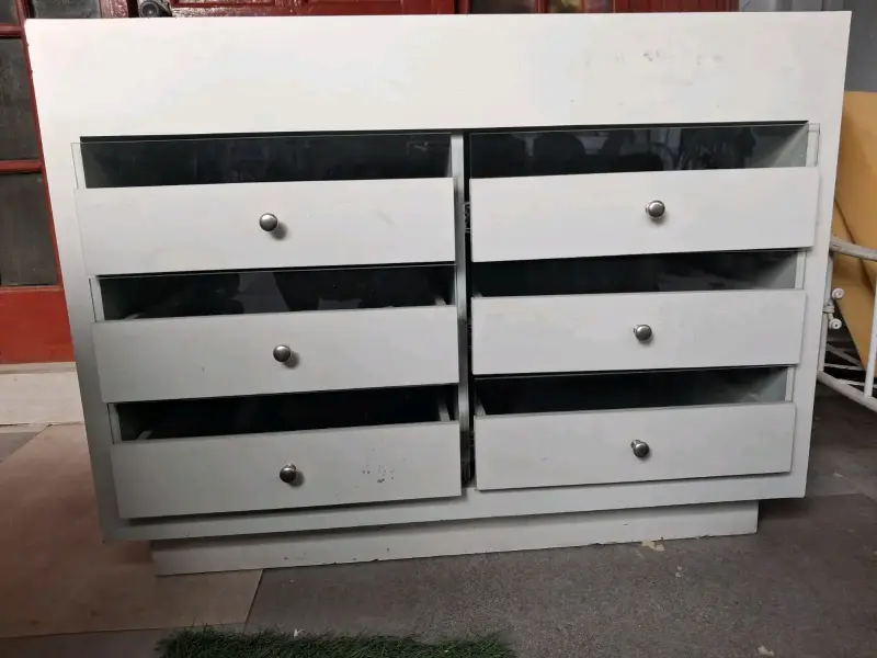 Cómoda de Madera Blanca con Cajones de Vidrio - 2