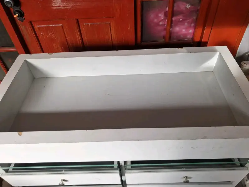 Cómoda de Madera Blanca con Cajones de Vidrio - 4