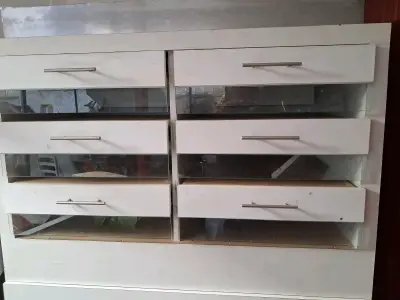 Cómoda de Madera Blanca con Cajones de Vidrio - miniatura 5