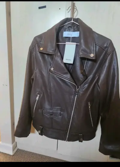 Chaqueta de cuero sintético marrón Bershka - miniatura 1