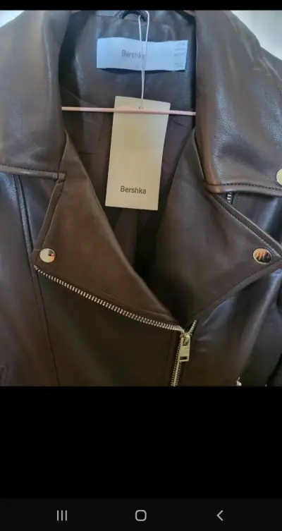 Chaqueta de cuero sintético marrón Bershka - miniatura 4
