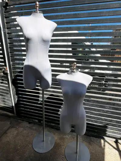 Maniquíes de exhibición para ropa - miniatura 3