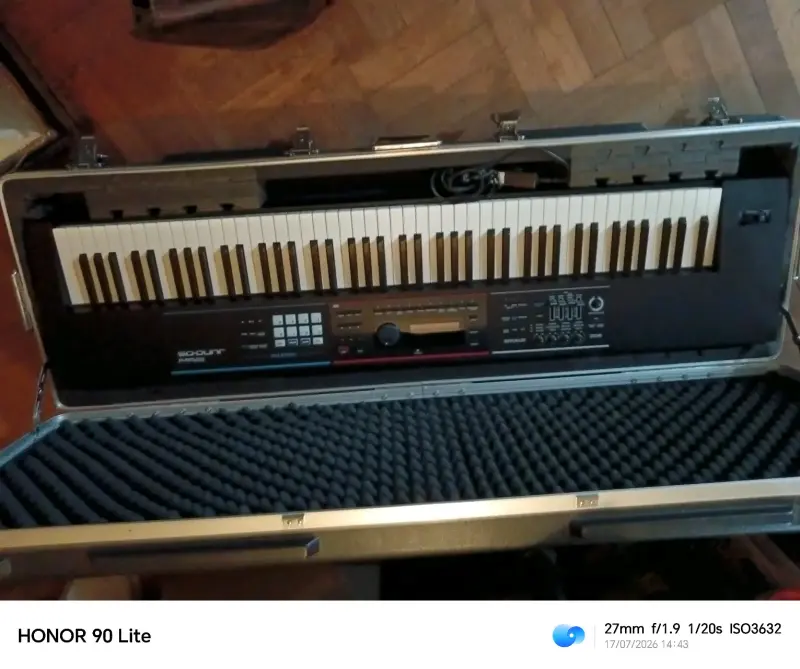 Teclado Sintetizador Roland Juno-Di con Estuche - 4